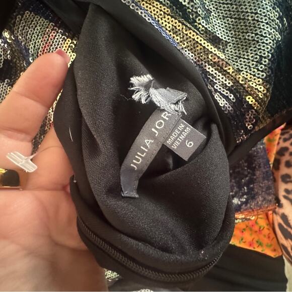 Julia Jordan V-Neck Stretch Multi Colored Sequin A-Line Midi Dress Size 6 - Picture 4 of 12